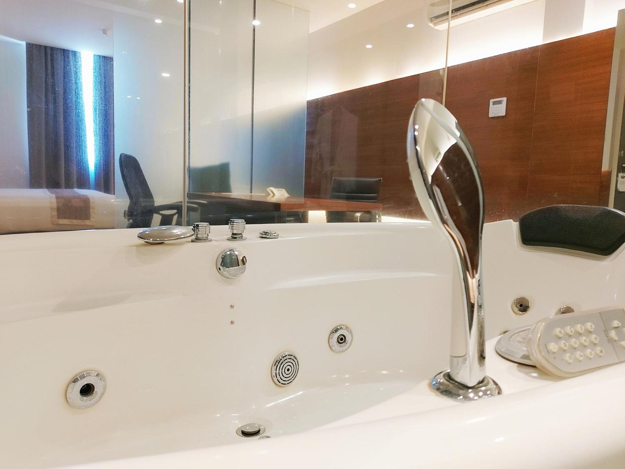 The Leverage Business Hotel - Bandar Baru Mergong Алор Сетар Екстериор снимка