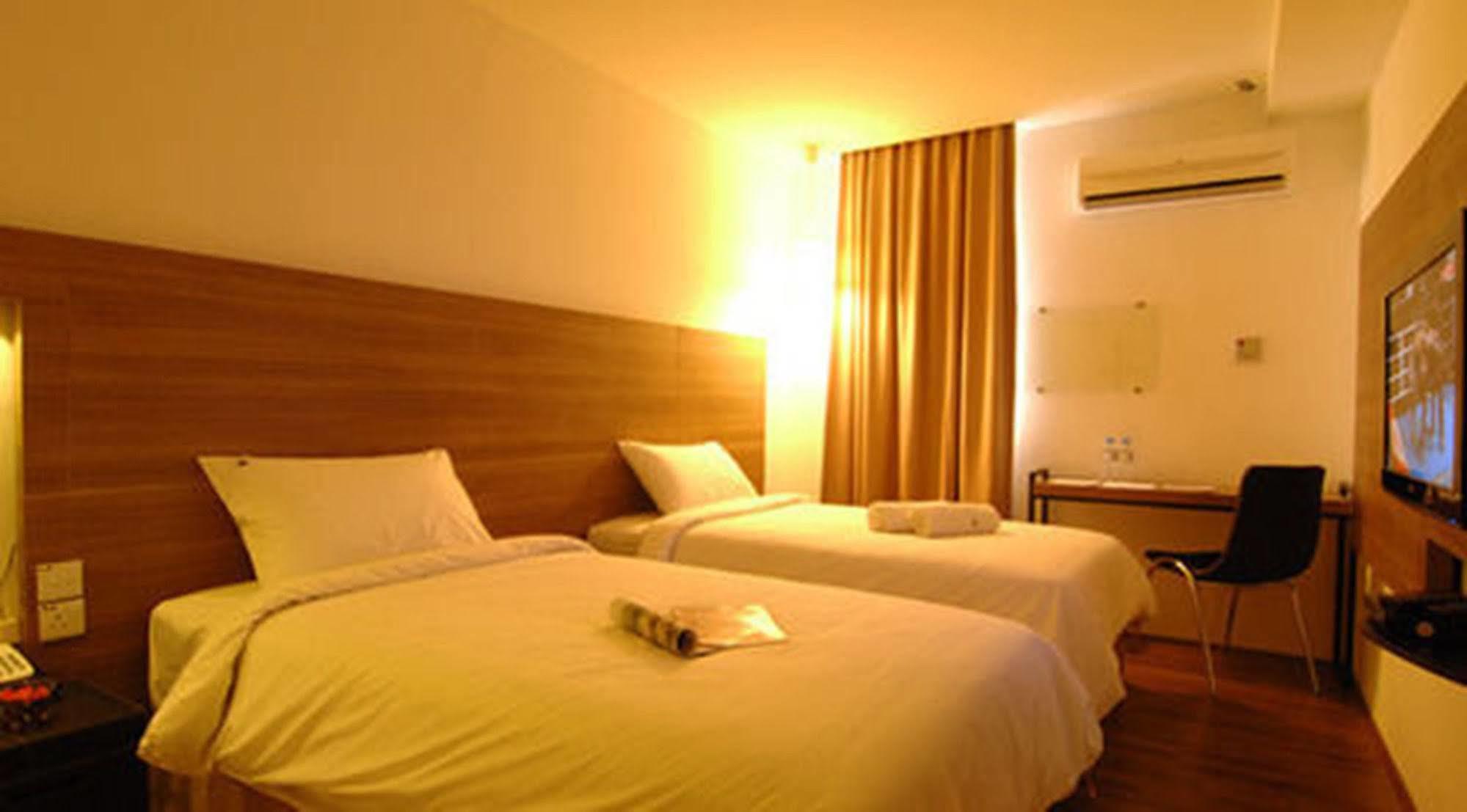 The Leverage Business Hotel - Bandar Baru Mergong Алор Сетар Екстериор снимка